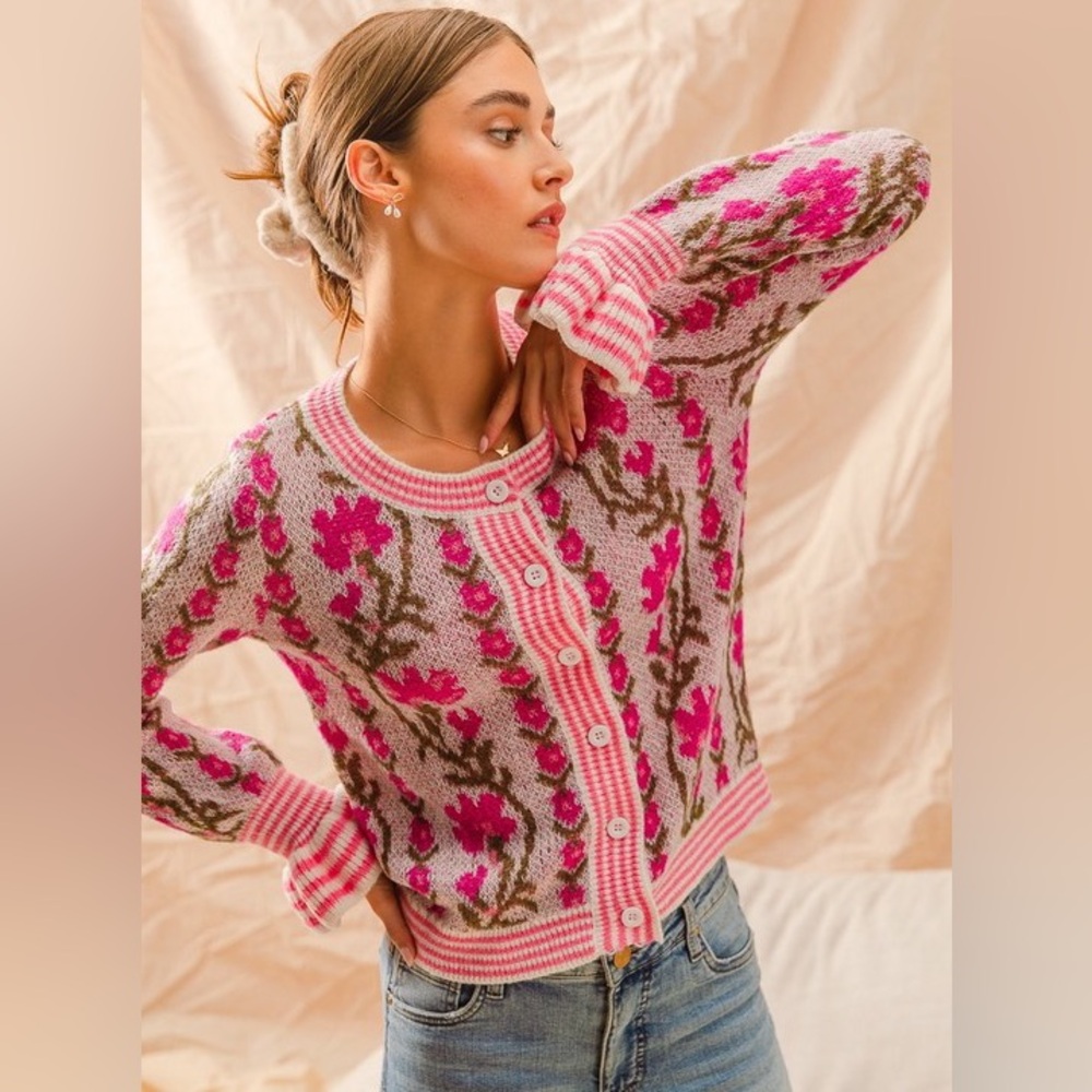 NWT So Me Medium  Fuchsia floral intarsia bohemian cardigan